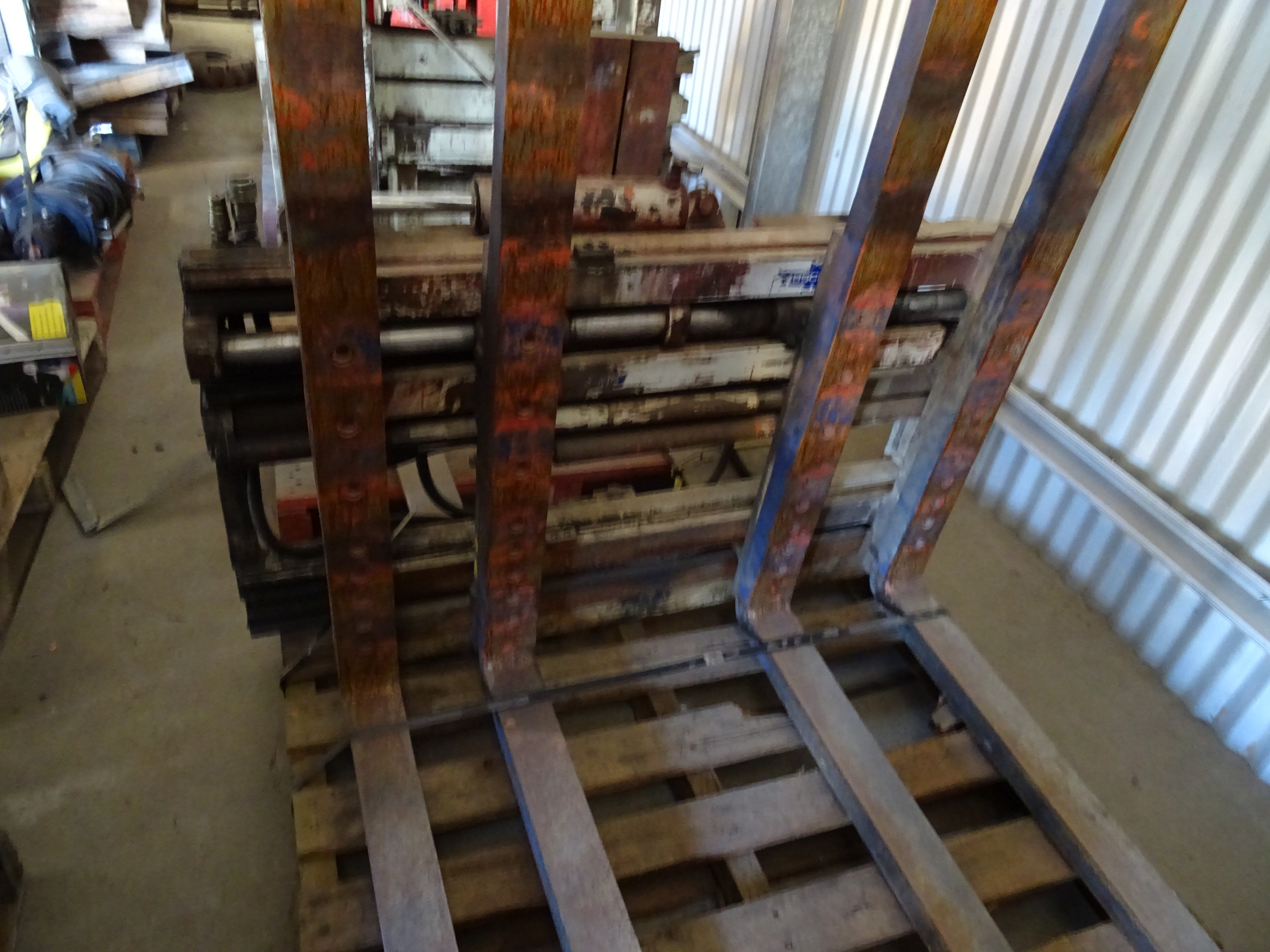 Double pallet handle